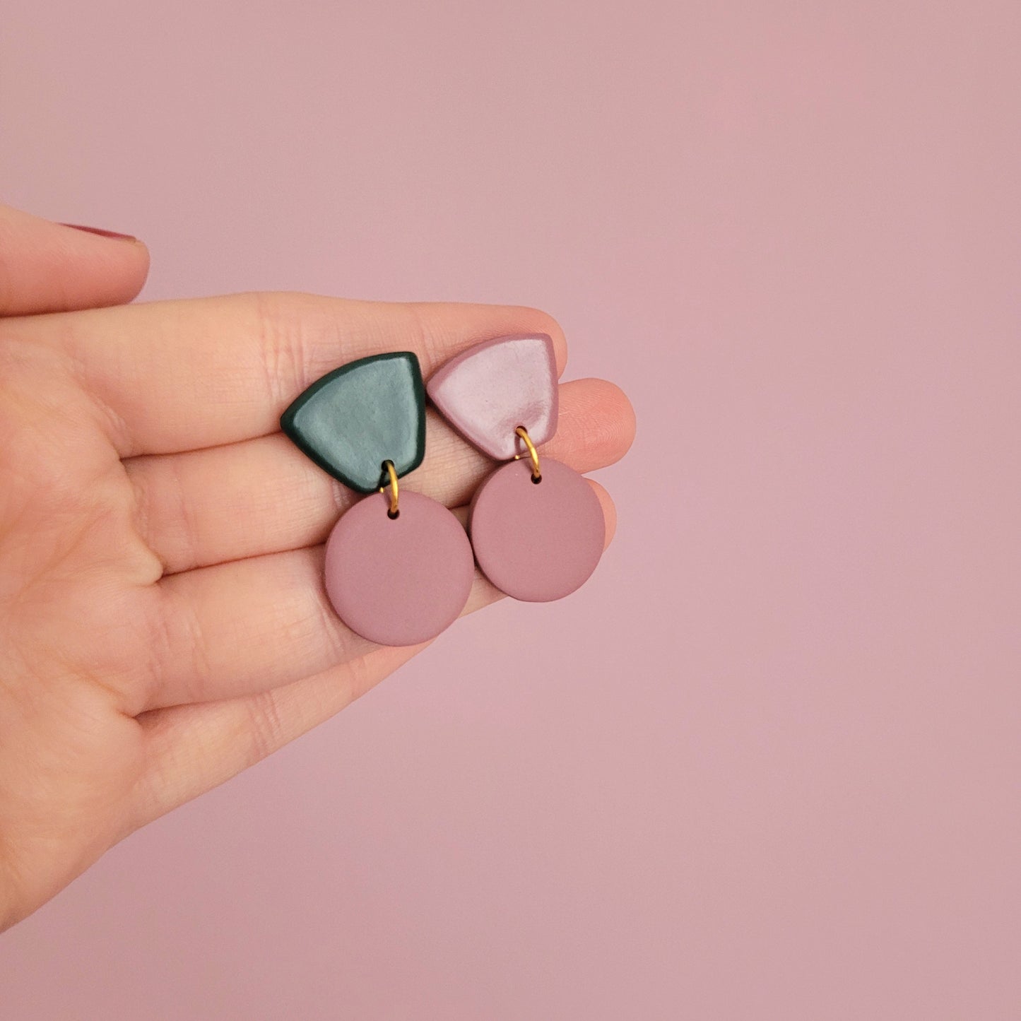 Hängende Ohrringe in Mauve, Waldgrün und Kobaltblau