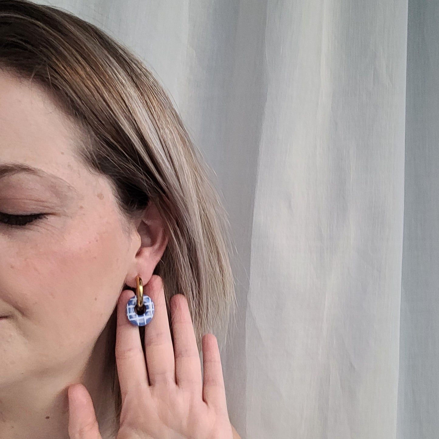 Mix&Match Anhänger für Creolen in Blau mit weißem Muster