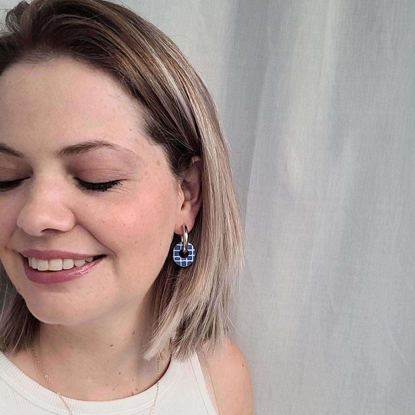 Mix&Match Anhänger für Creolen in Blau mit weißem Muster