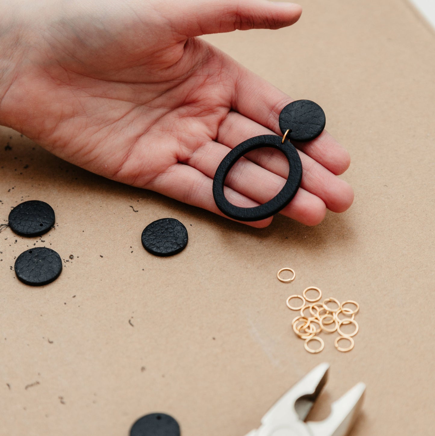 ✨ DIY-Ohrringe Workshop – Kreiere dein eigenes Schmuckstück! ✨