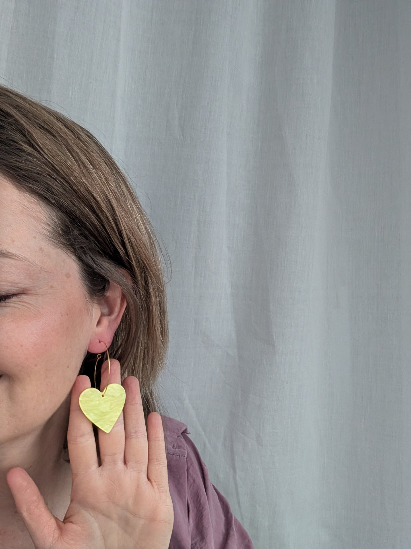 Edelstahlcreolen mit Herzanhänger