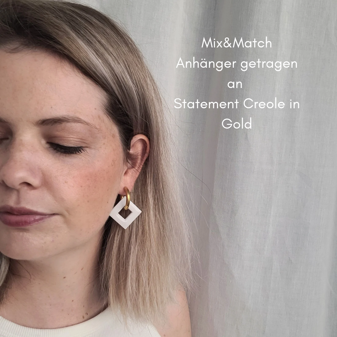 Anhänger zum Wechseln für Creolen in Weiß, Creme und Goldpartikeln in quadratischer Form