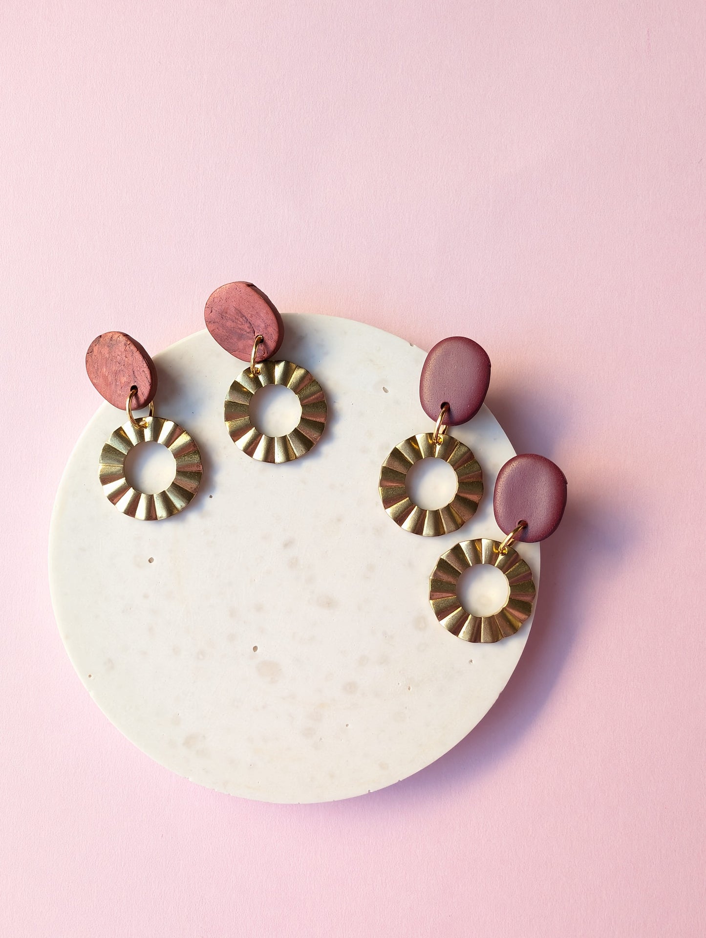 Bordeaux oder Kuper mit Metallanhänger