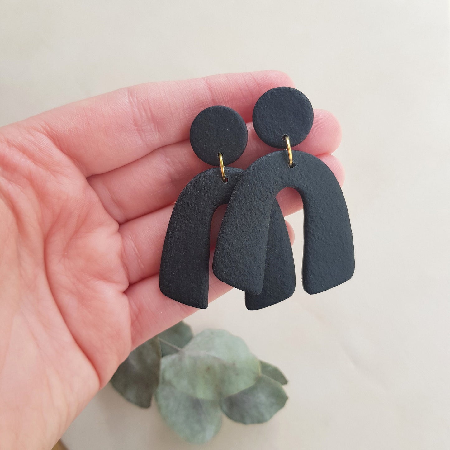Schwarze Statement-Ohrringe aus Polymer Ton