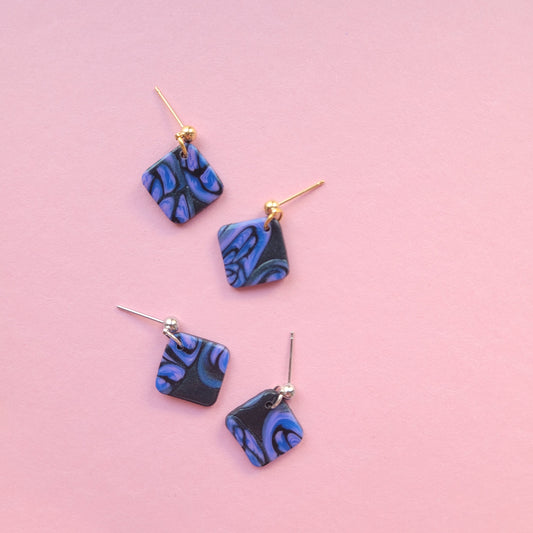 Hängende Ohrringe in Tropfenform