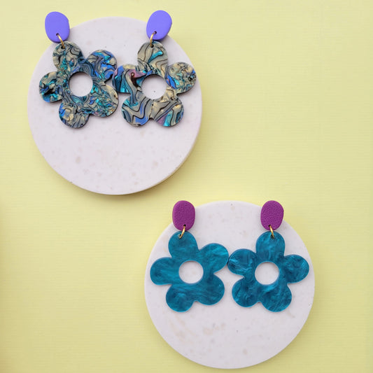 Ohrringe mit Acryl-Blume & Polymer Clay Element