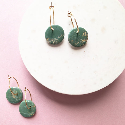 Edle Mini Hoops in Grün, Weiß und Gold - Merle