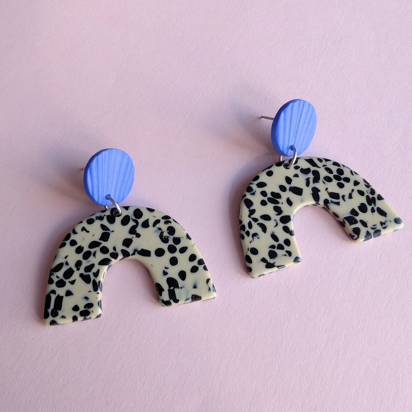 Statement Ohrringe Leo mit Kobaltblau oder Bordeaux